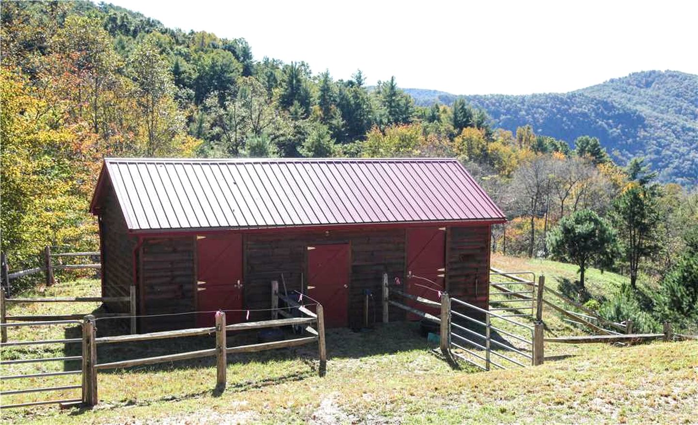 Cabin Ferguson, North Carolina Glamping Hub