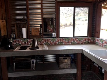 Romantic Yucca Valley Accommodation Perfect for Luxury Camping in California - Photo 3