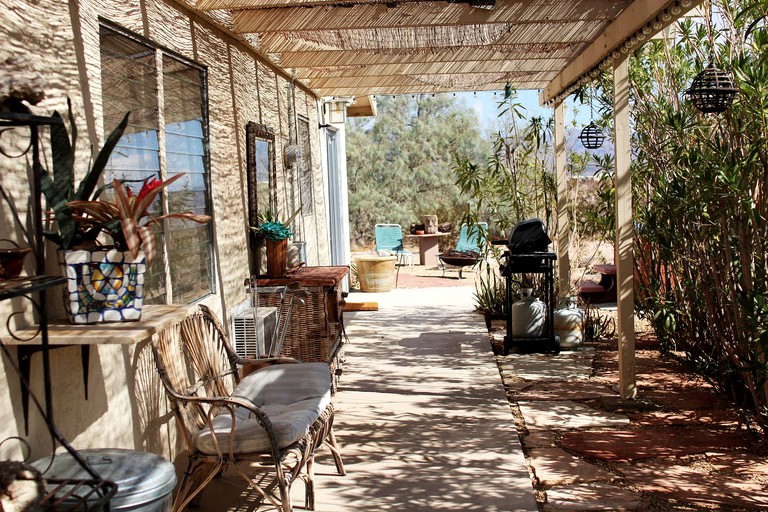 Cabins (Joshua Tree, California, United States)