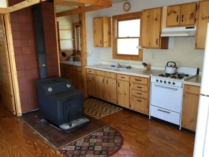 Cabins (Tower, Minnesota, United States of America)