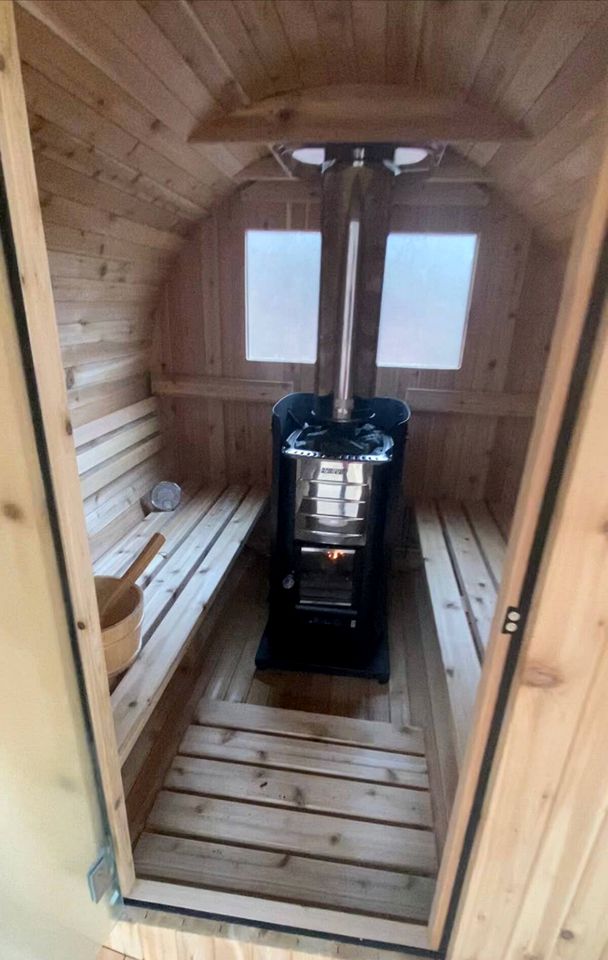 Eccentric Converted Bus, Perfect for a Tennessee Vacation