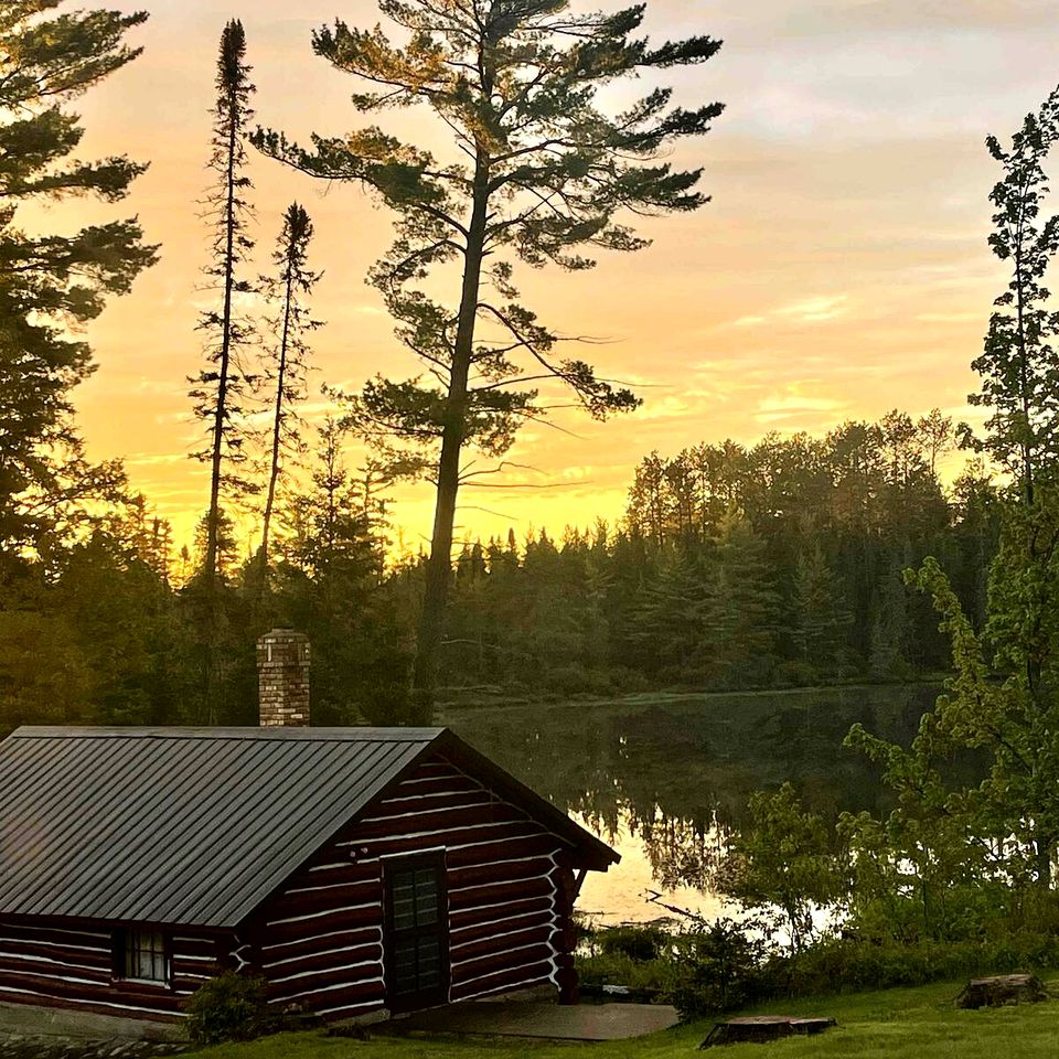 Pine Crest Resort, Cabins 27288, Republic, United States of America