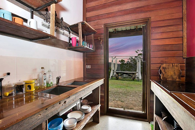 Cabins (Gold Coast, Queensland, Australia)