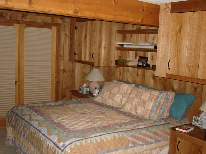 Cabins (West Dover, Vermont, United States)