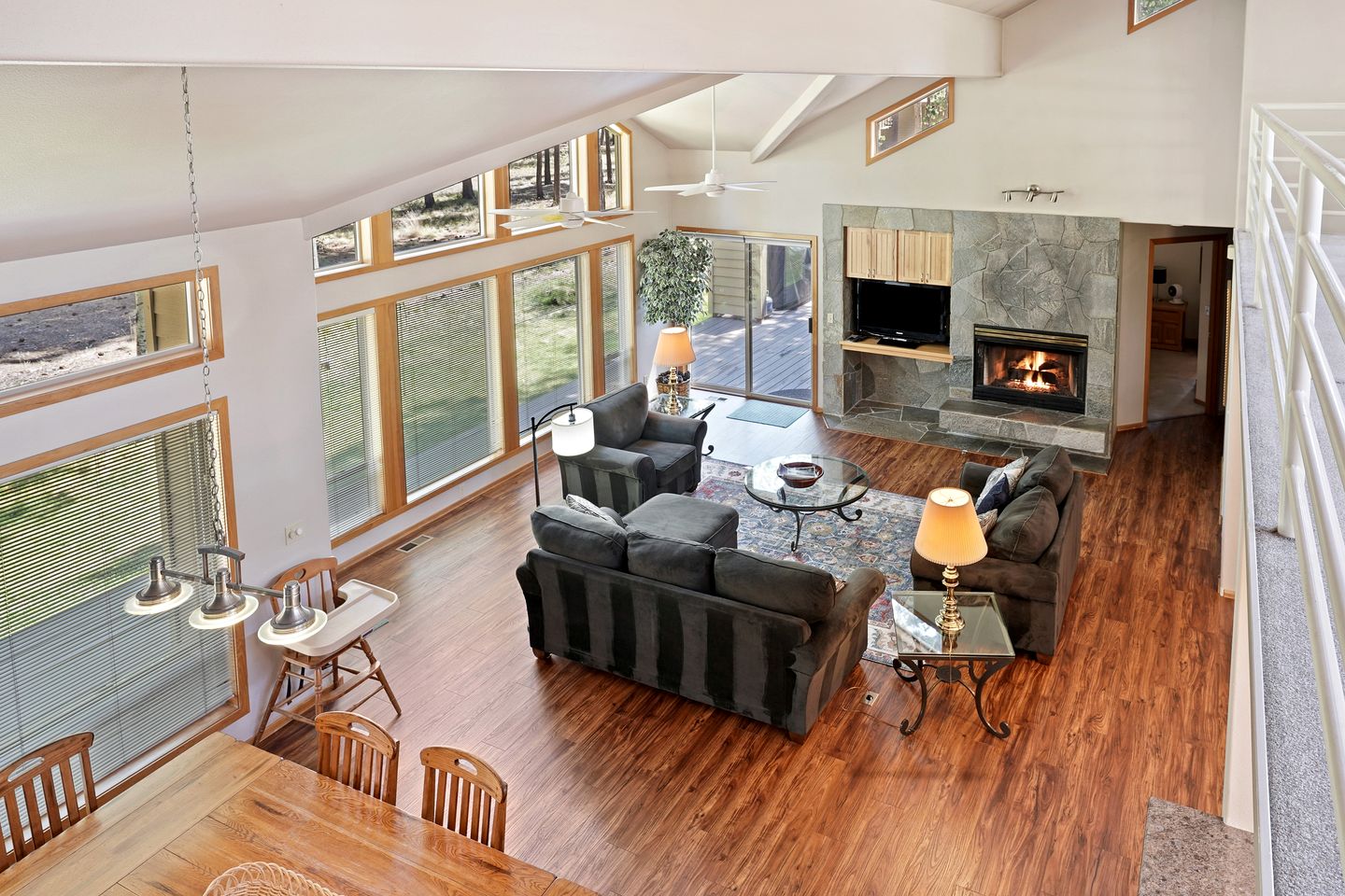 Elegant Family Getaway with Bikes, Hot Tub, and Golf Course Views in Sunriver, Oregon
