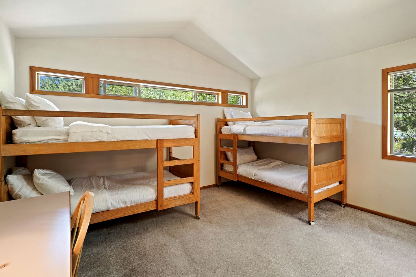 Elegant Family Getaway with Bikes, Hot Tub, and Golf Course Views in Sunriver, Oregon
