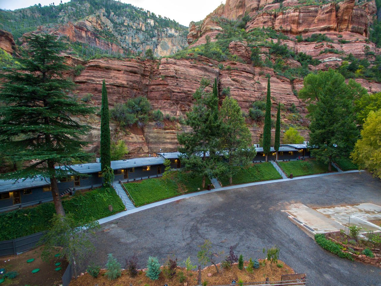 Unique and Stylish Getaway Cabin in the Stunning Red Rocks of Oak Creek Canyon in Sedona, Arizona