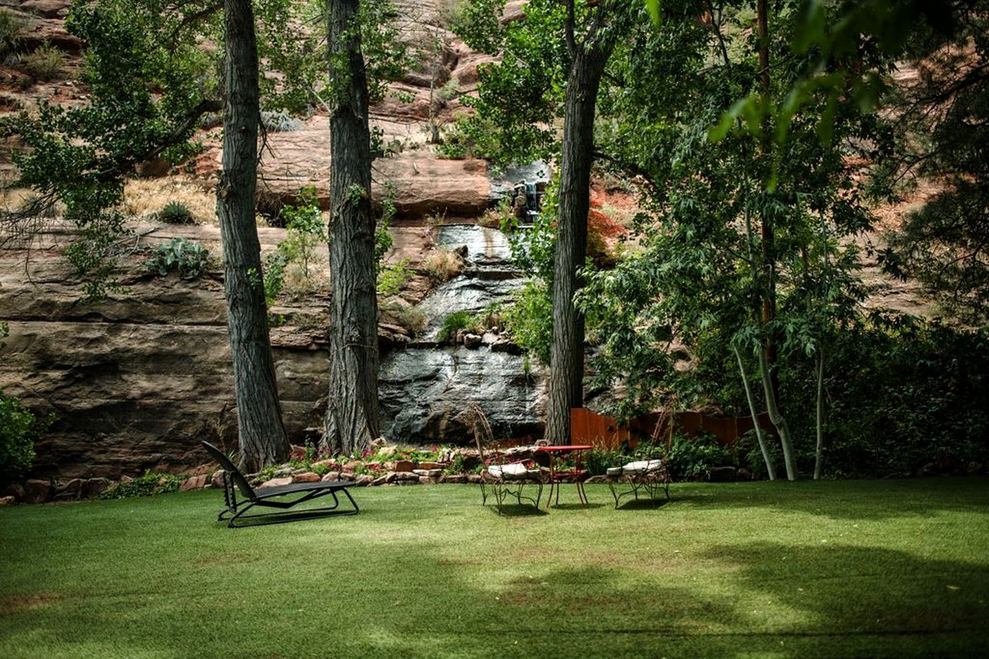 Unique and Stylish Getaway Cabin in the Stunning Red Rocks of Oak Creek Canyon in Sedona, Arizona