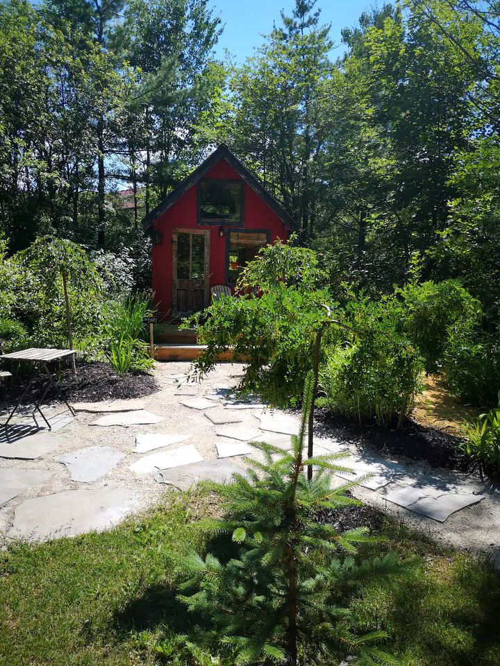Peaceful Couples Room Rental in the Mountains Perfect for a Romantic Getaway in Ontario