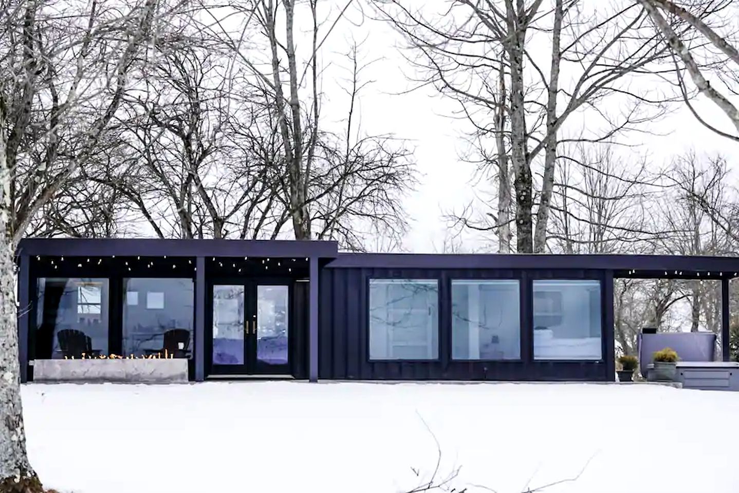 Luxury Cabin with a Hot Tub in Barneveld Ideal for Romantic Adirondack Getaways