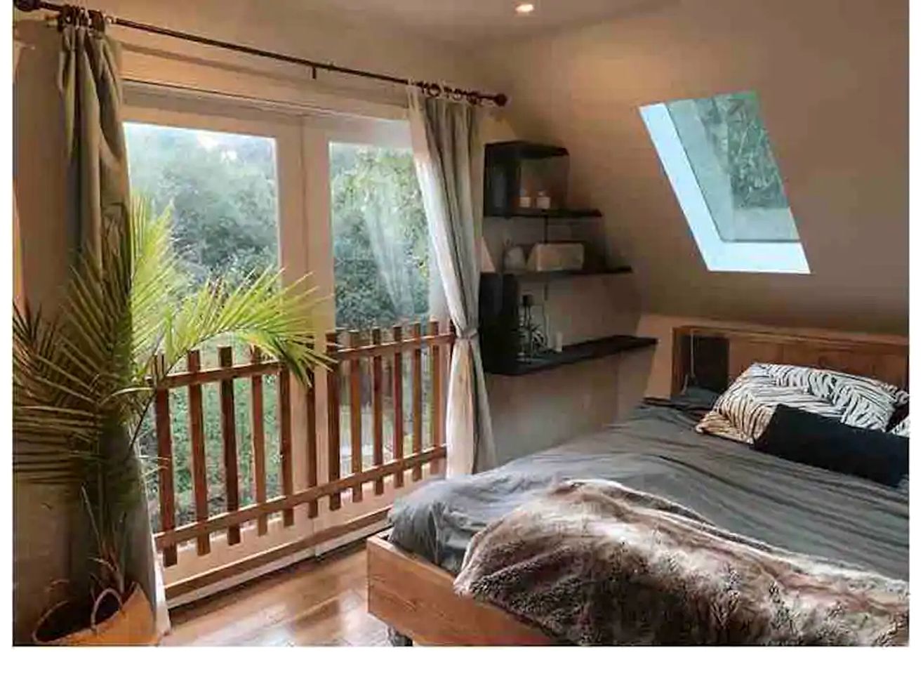 Charming Cabin Rental with a Hot Tub Ideal for a Weekend Getaway from San Francisco