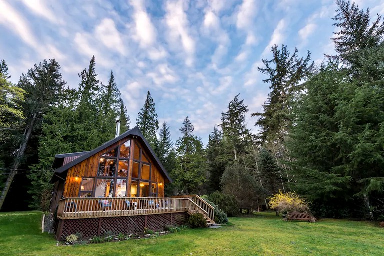 This British Columbia retreat is the perfect nature getaway.