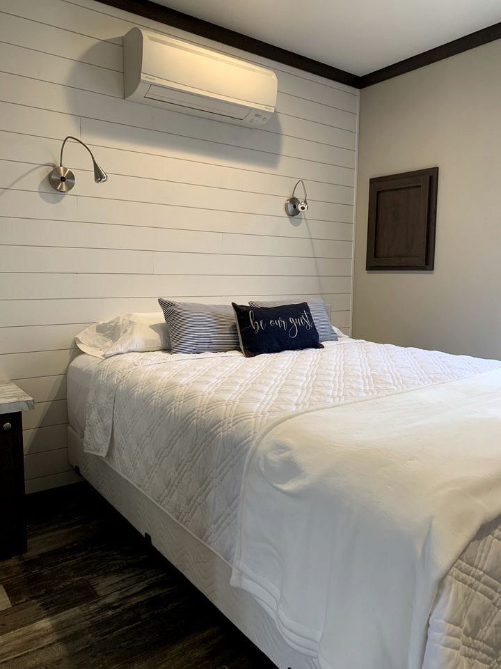 Modern Tiny House Rental Perfect for Glamping near Austin