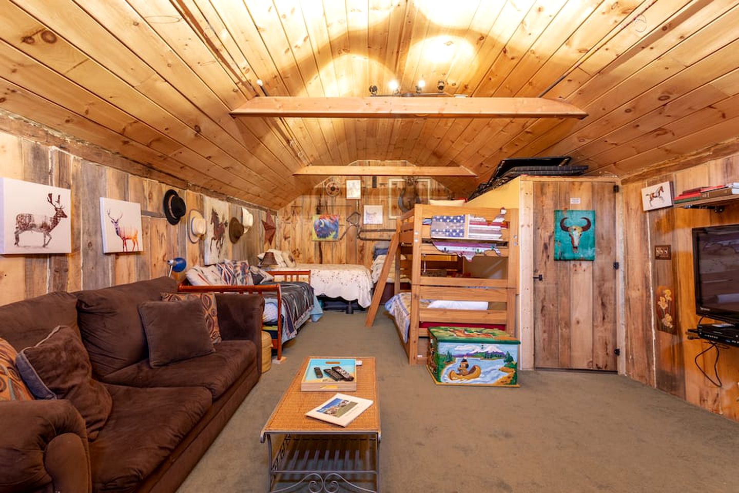Lovely Barn Loft for Glamping in Connecticut