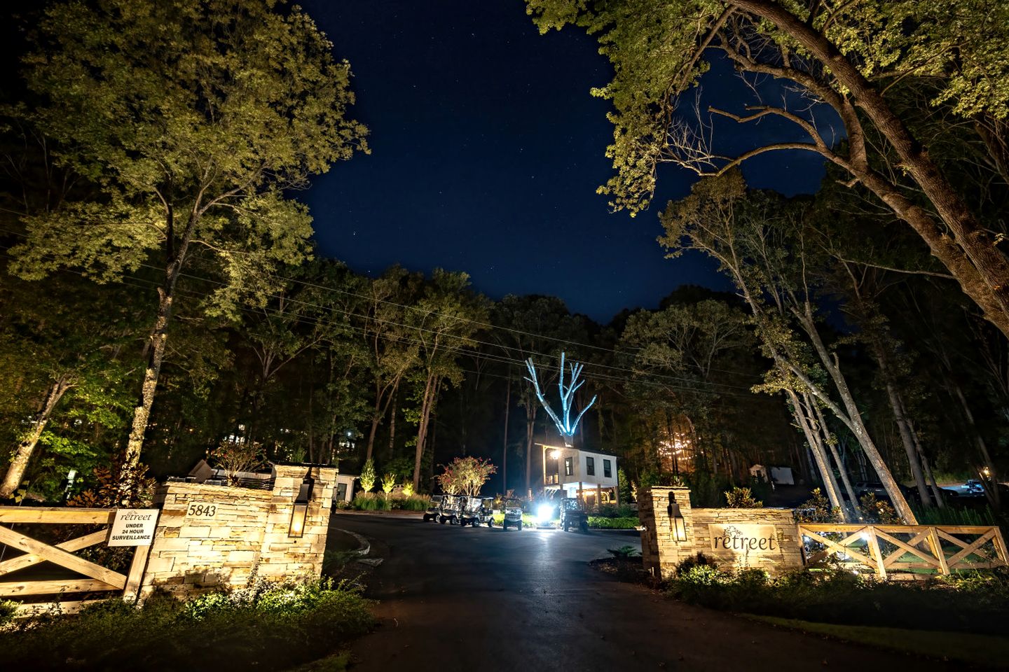 Breathtaking Treehouse with Barbecue and Hot-tub in Scottsboro, Alabama