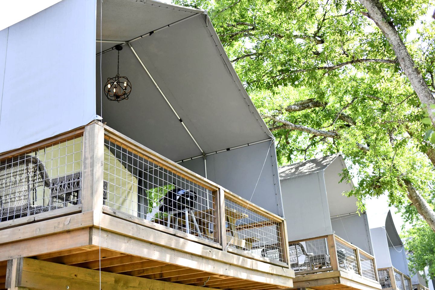 Waterside Wonderland: Family Glamping in a Waterfront Cabin, Cibolo, TX