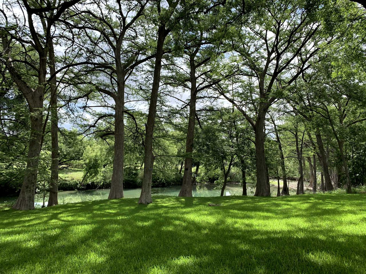 Clear River Cabin on the Medina River in Bandera, Texas