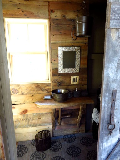 Tree Houses (Canton, North Carolina, United States of America)