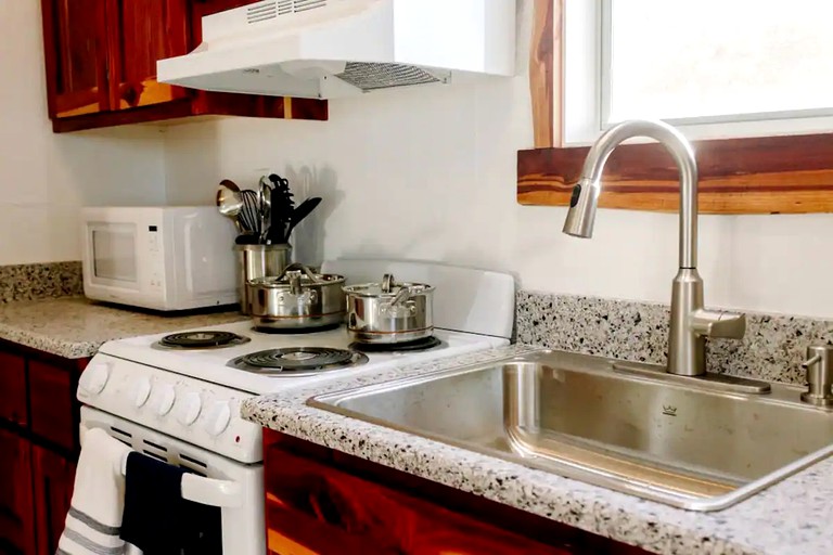 Cabins (Austin, Texas, United States of America)