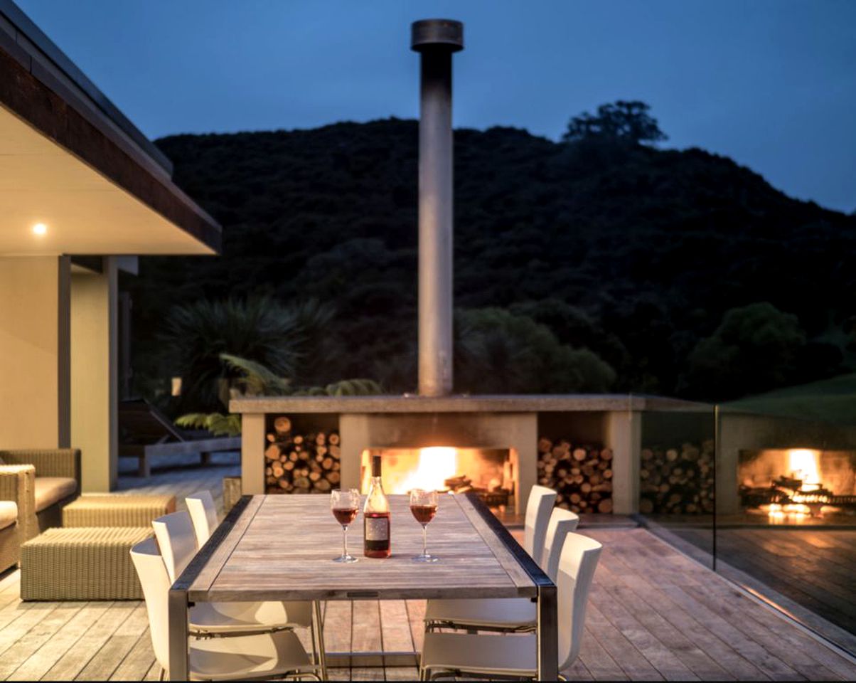 Stunning Luxury Beach House in Oke Bay for Amazing Family Holidays on the North Island