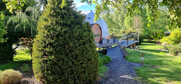 Domes (Sheffield, Tasmania, Australia)