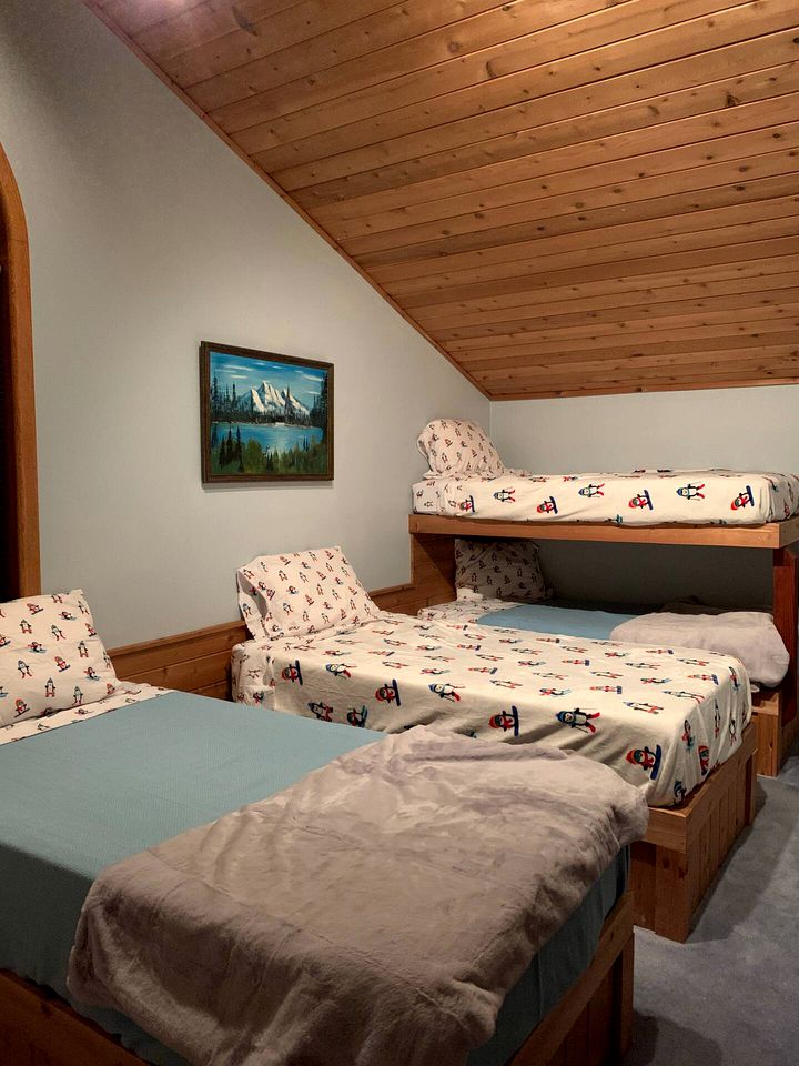 Spacious Okemo Cabin for a Weekend Getaway in Vermont