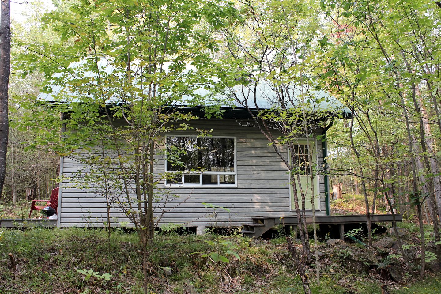 All Season Secluded Cabin Rental in the Woods near Peterborough in Ontario