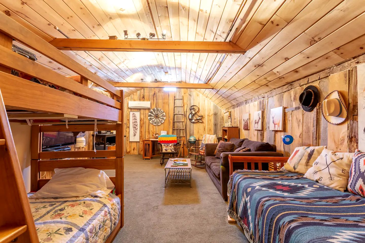 Lovely Barn Loft for Glamping in Connecticut