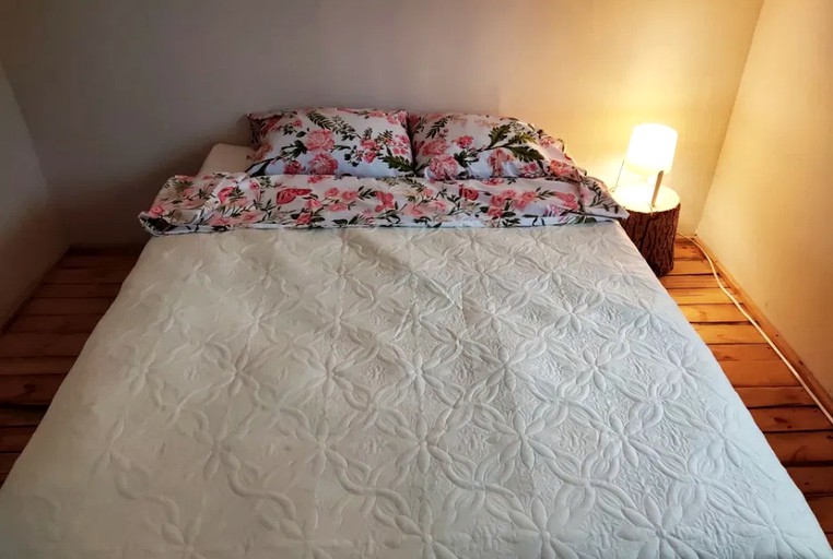 Cabins (Novi Bezradychi, Kyiv, Ukraine)