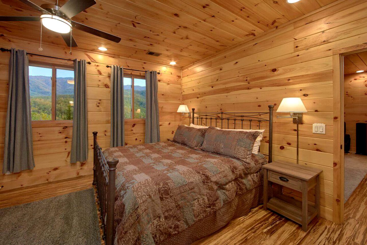 Superb Cabin Accommodation in Gatlinburg for East Tennessee Getaways