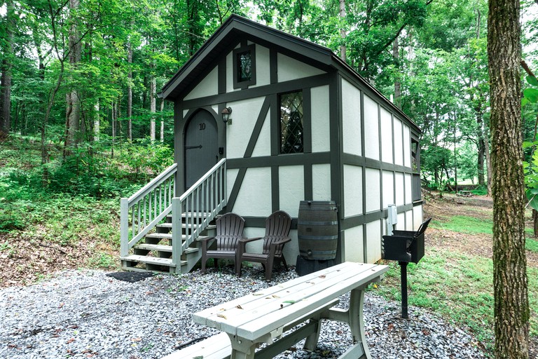 Tranquil Tiny House Glamping in Sevierville, TN
