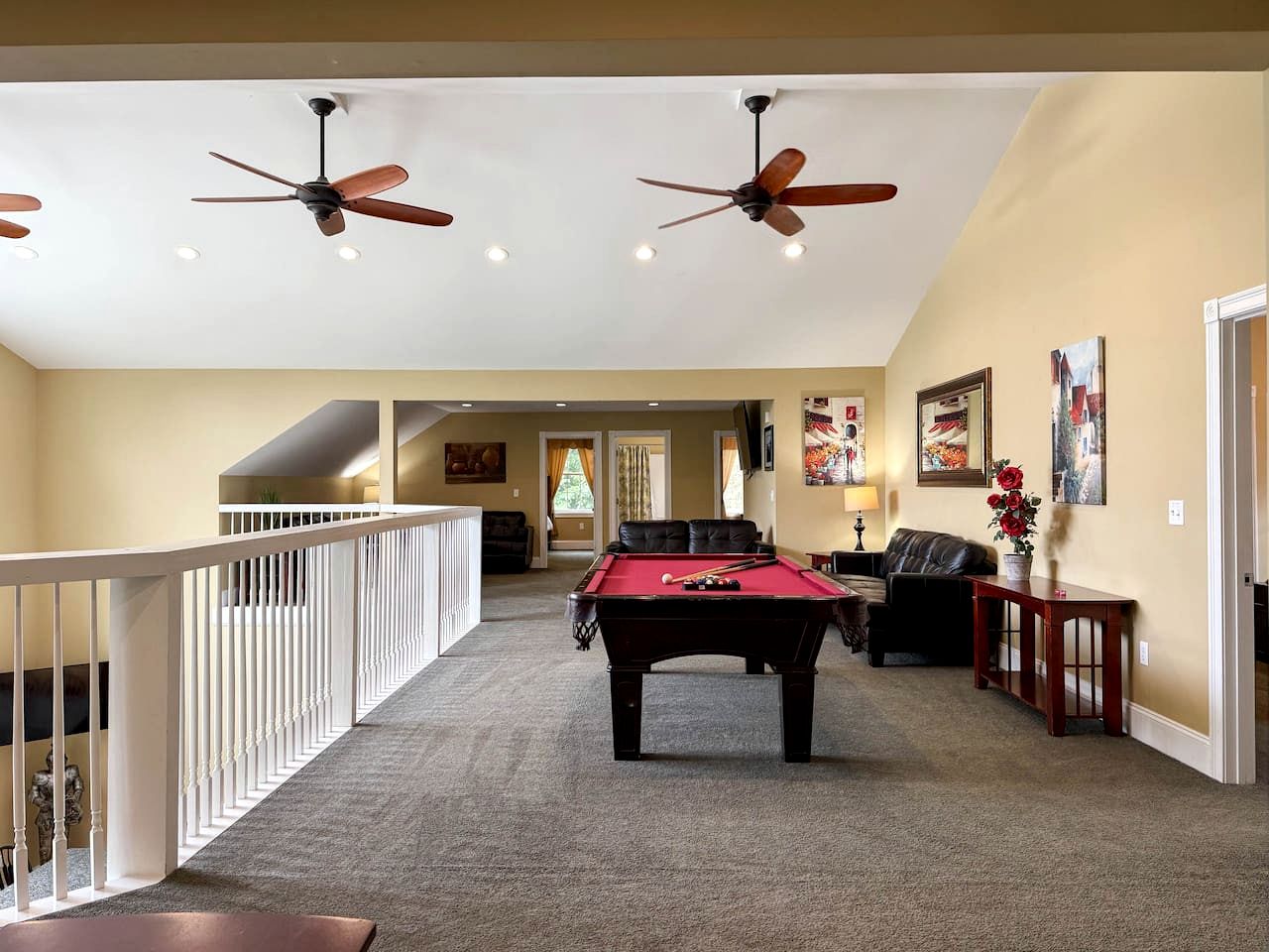 Luxury North Conway Retreat with Hot Tub, Pool Table & Patio near Downtown, New Hampshire
