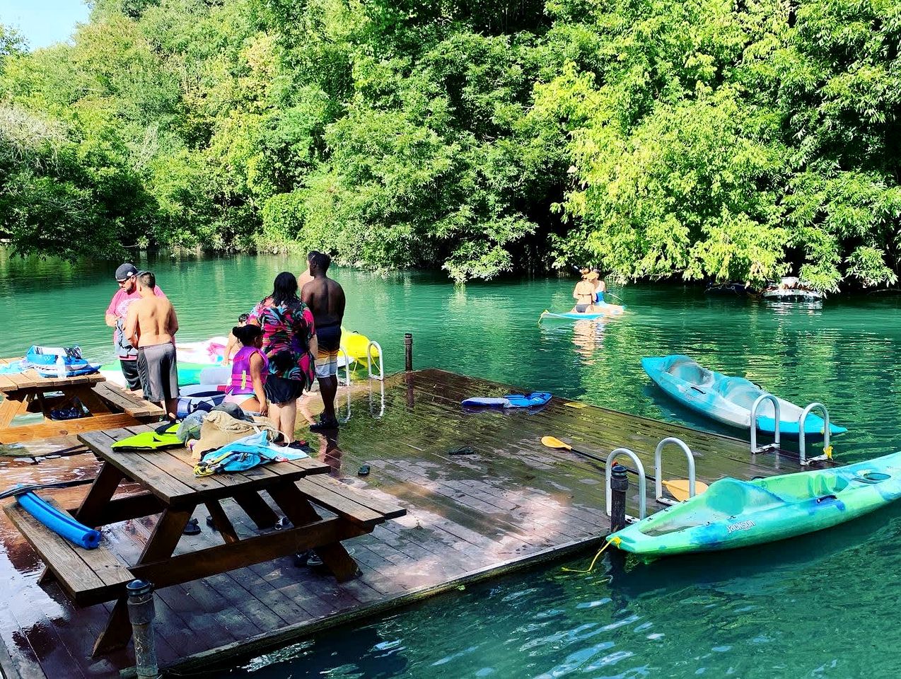 Tranquil Family Vacation by a Creek: Luxury Tented Cabin in Seguin, Texas