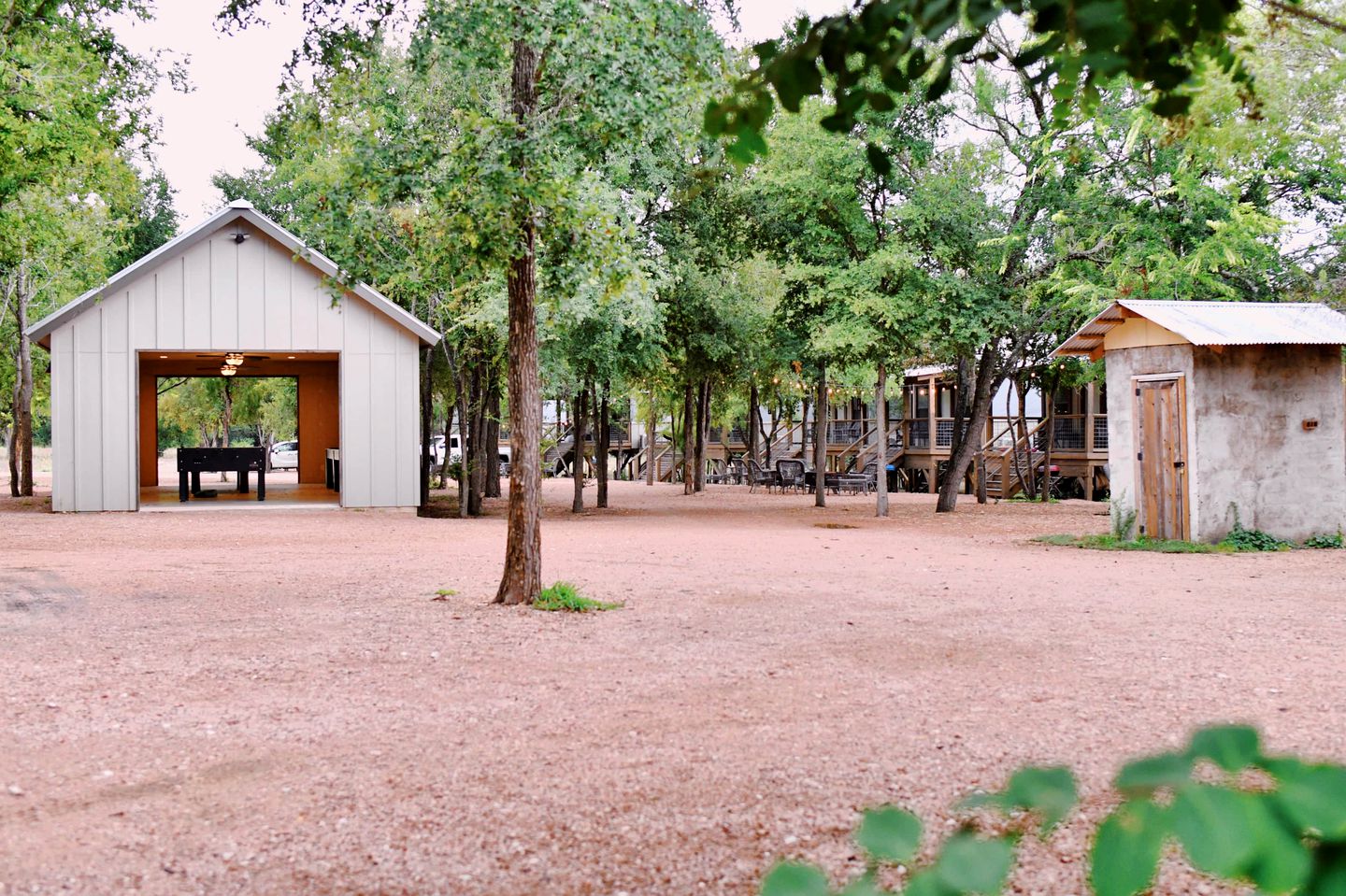 Tranquil Family Vacation by a Creek: Luxury Tented Cabin in Seguin, Texas