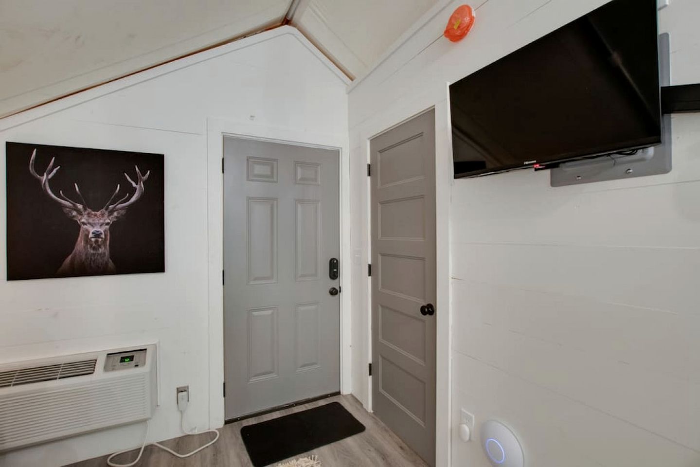 Luxury Glamping Tent with Jacuzzi on the Deck in Alabama