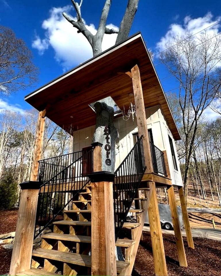 Luxury Glamping Tent with Jacuzzi on the Deck in Alabama