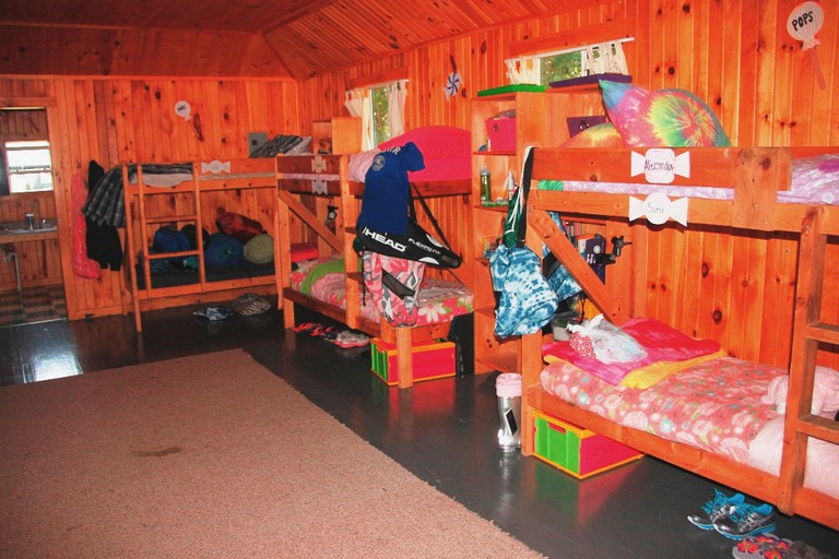 Cabins (Paradox, New York, United States)