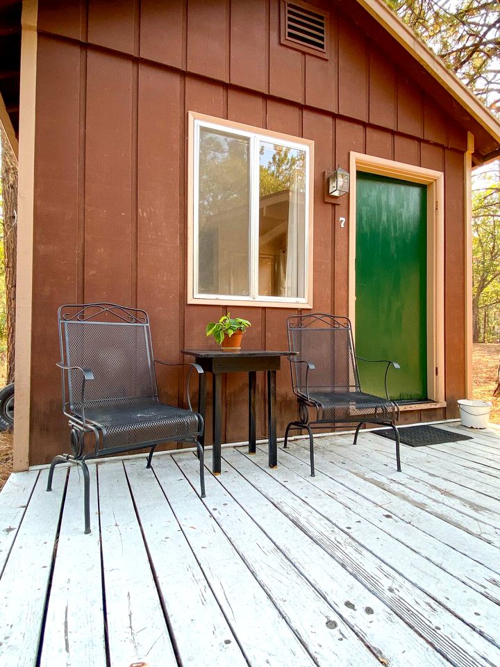 Cozy California Cabin with Wi-Fi in Callahan