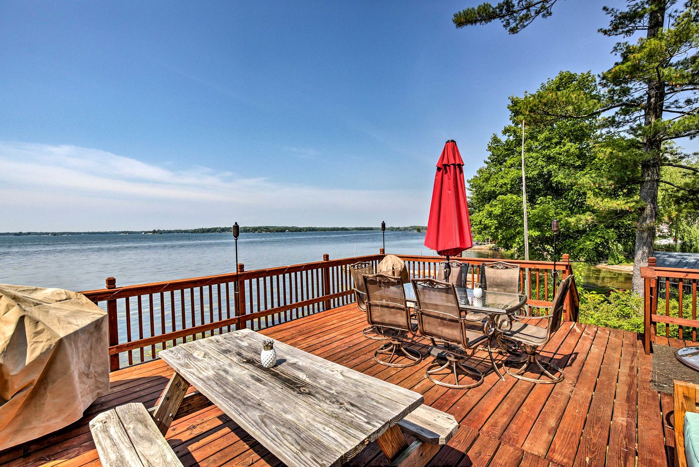 Cozy Bay front Cabin with Private Dock and Charming Outdoor Picnic Space in Hammond, New York