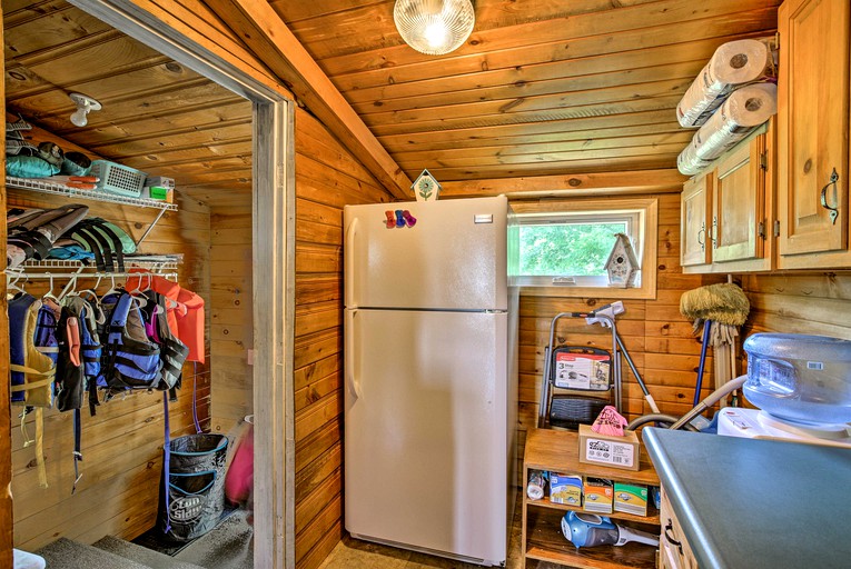 Cabins (United States of America, Hammond, New York)