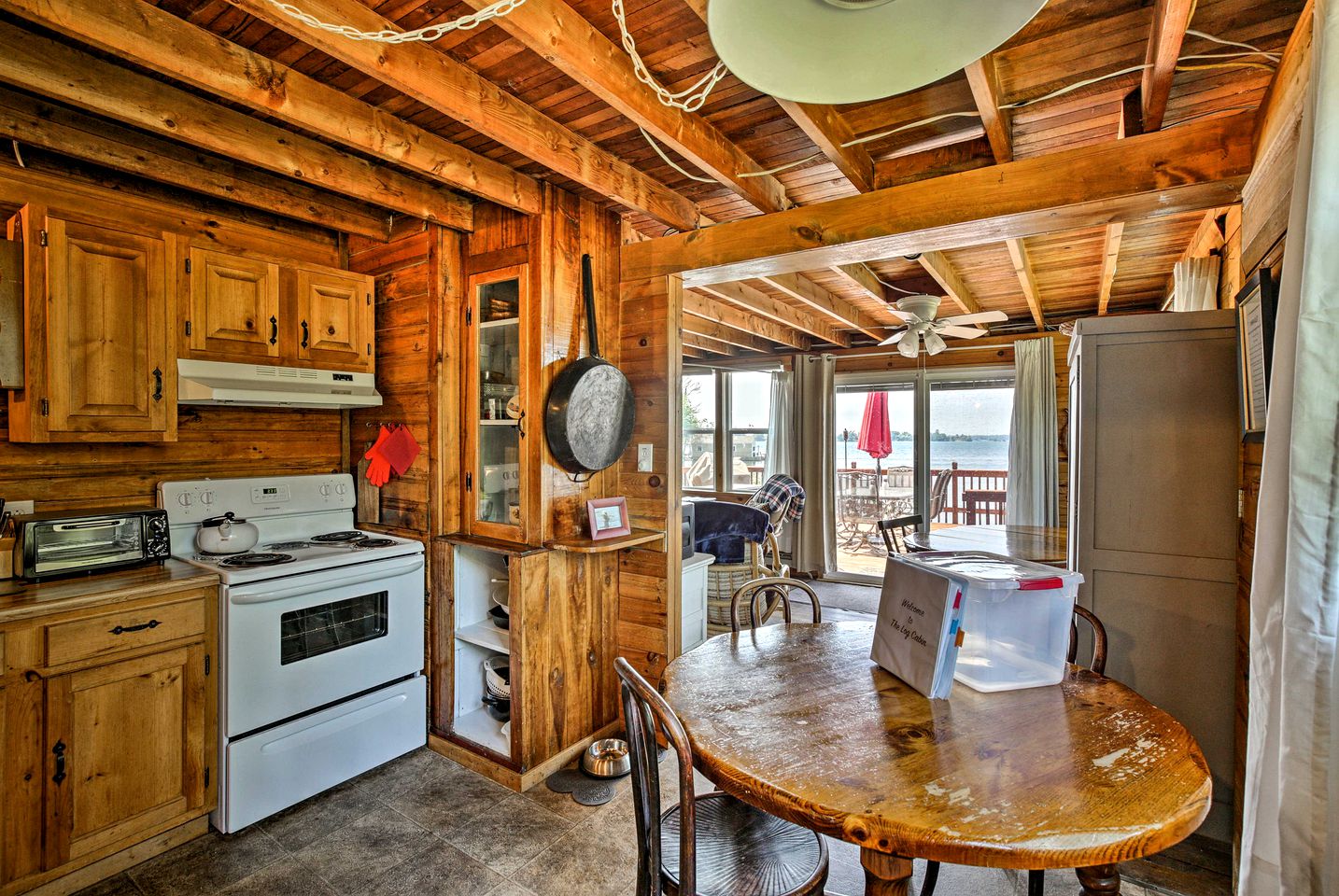 Cozy Bay front Cabin with Private Dock and Charming Outdoor Picnic Space in Hammond, New York