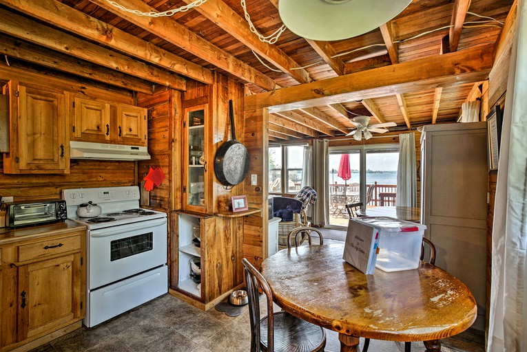 Cabins (United States of America, Hammond, New York)