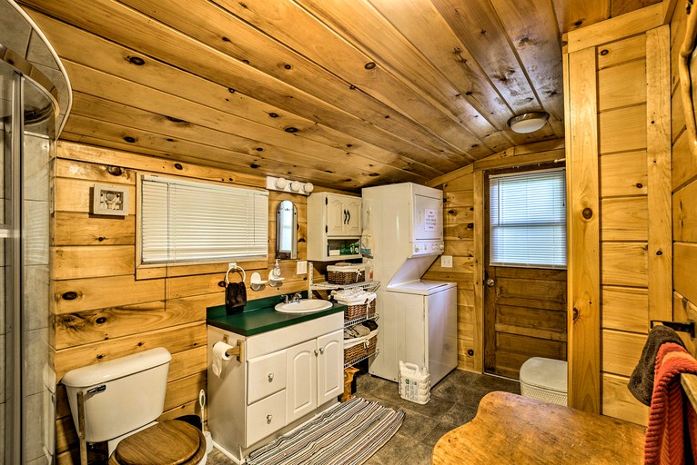 Cabins (United States of America, Hammond, New York)