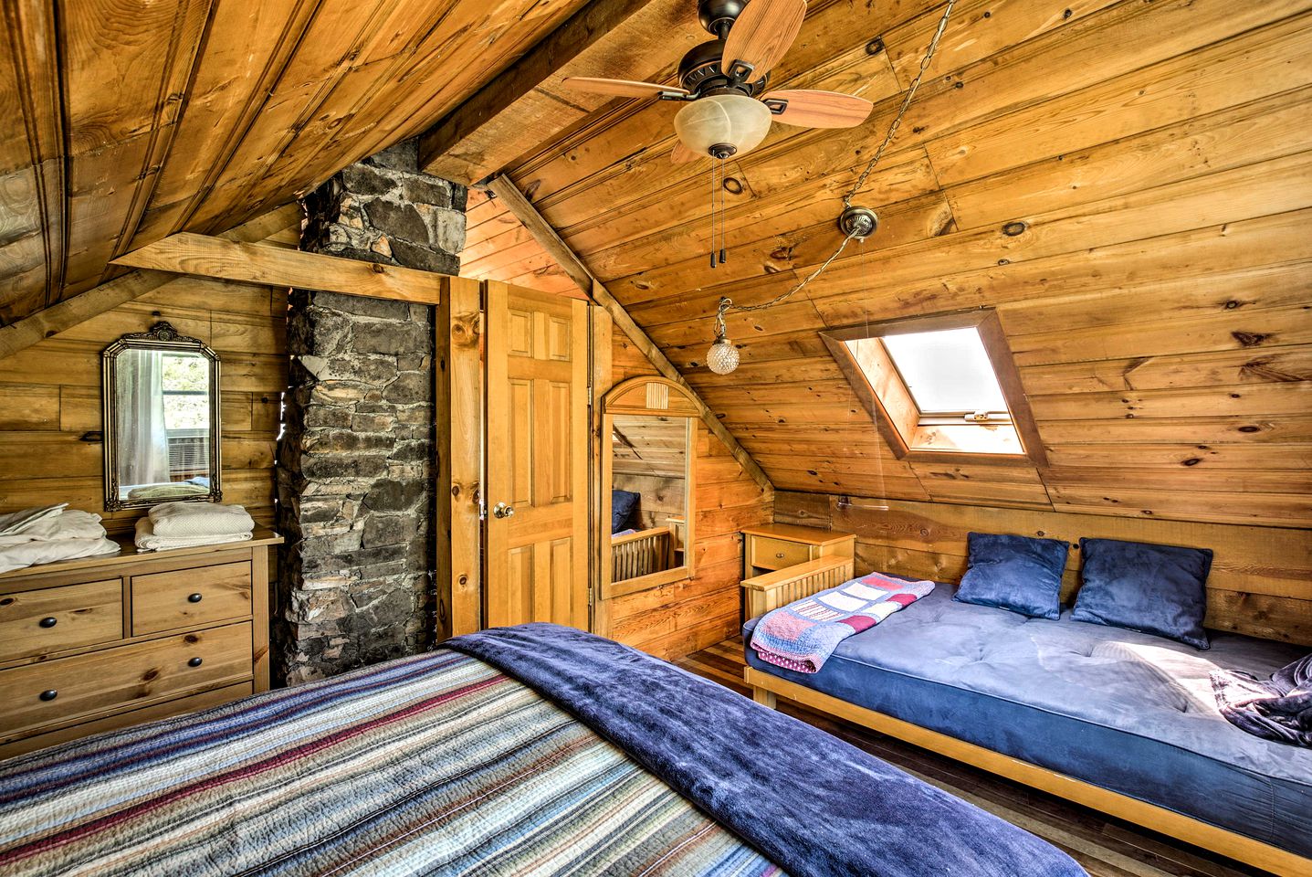 Cozy Bay front Cabin with Private Dock and Charming Outdoor Picnic Space in Hammond, New York