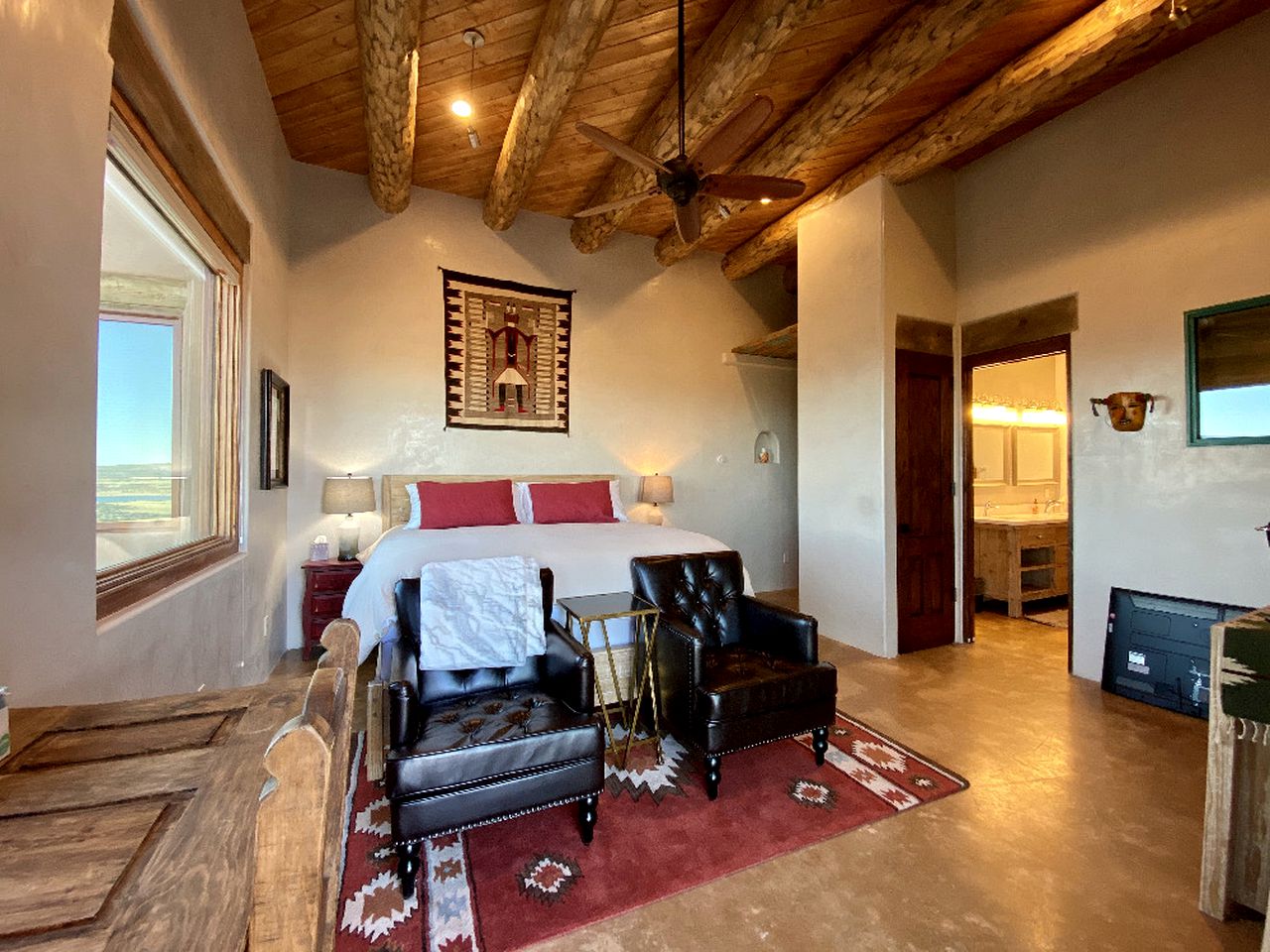 Luxury Suite in Abiquiu for Weekend Getaways in New Mexico