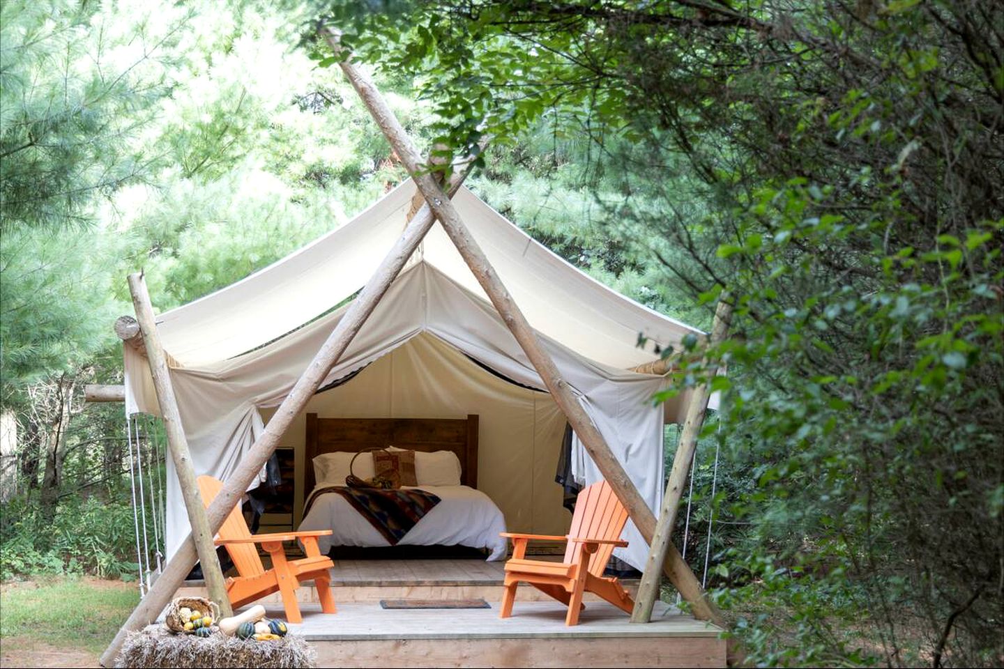 This tranquil Ontario vacation rental is the ideal nature getaway.