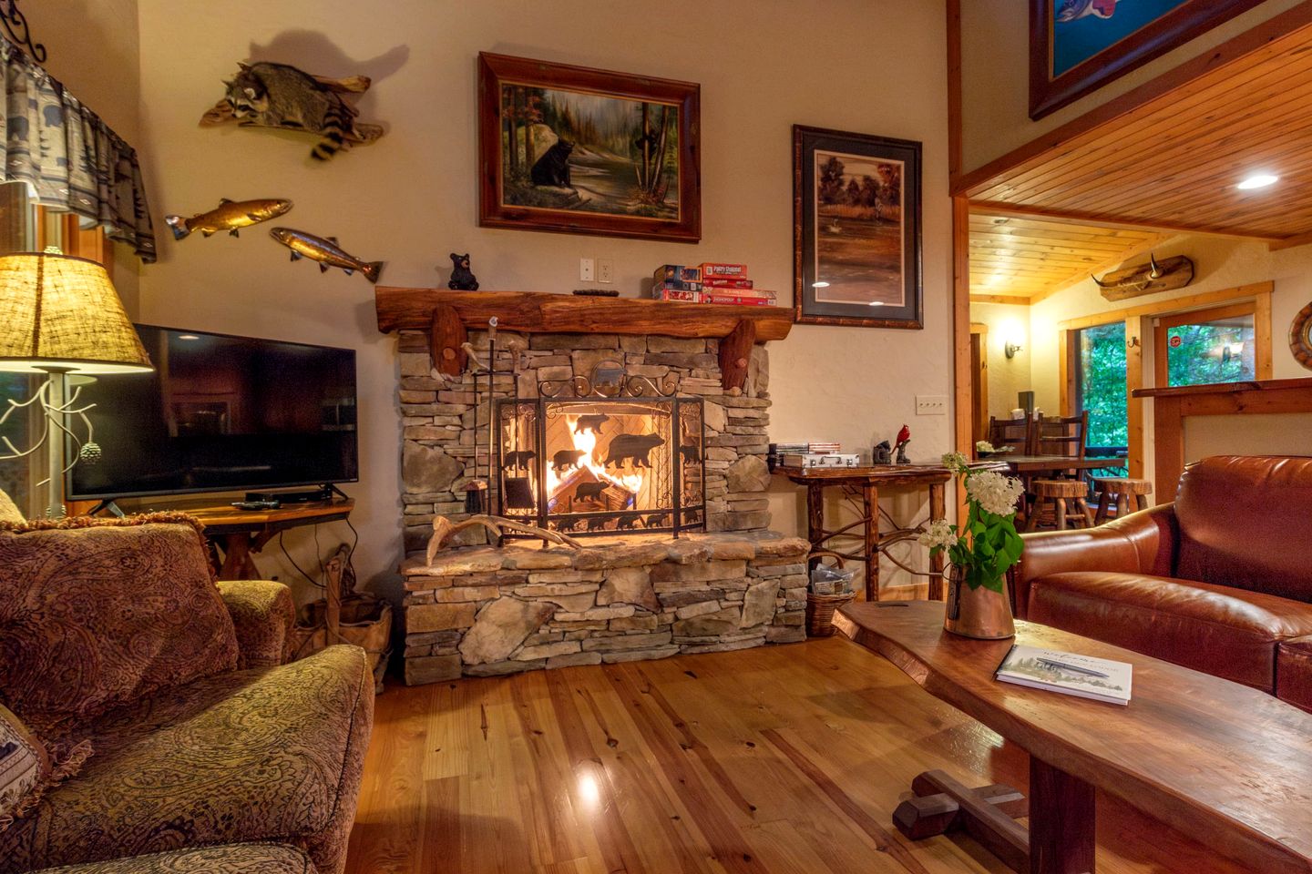 Scenic Mountain Cabin with Hot Tub, Game Room & Firepit near Silver Run Falls – Cashiers, NC
