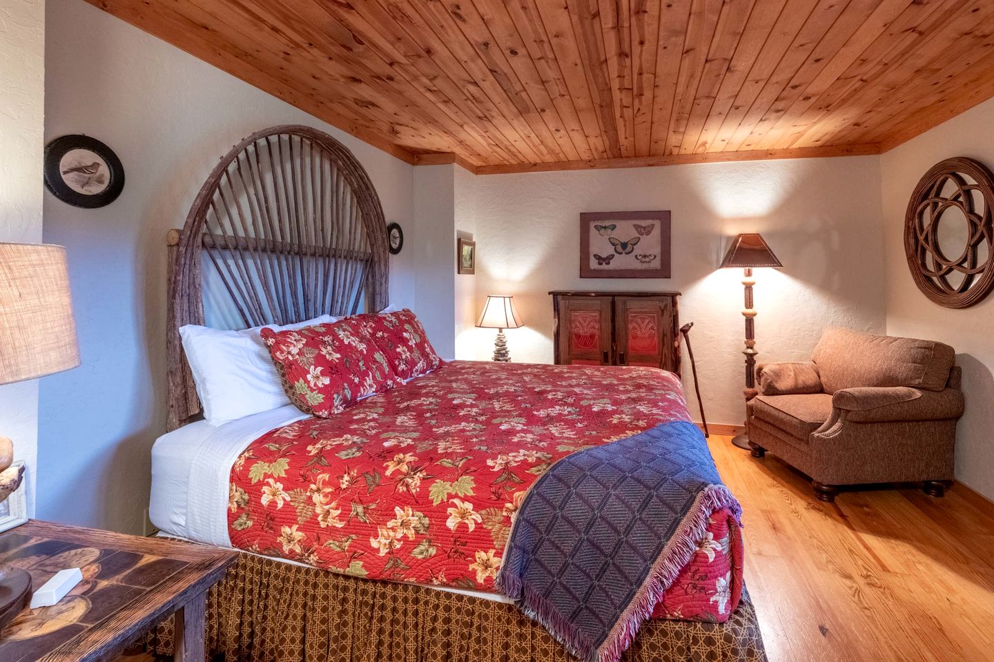 Scenic Mountain Cabin with Hot Tub, Game Room & Firepit near Silver Run Falls – Cashiers, NC