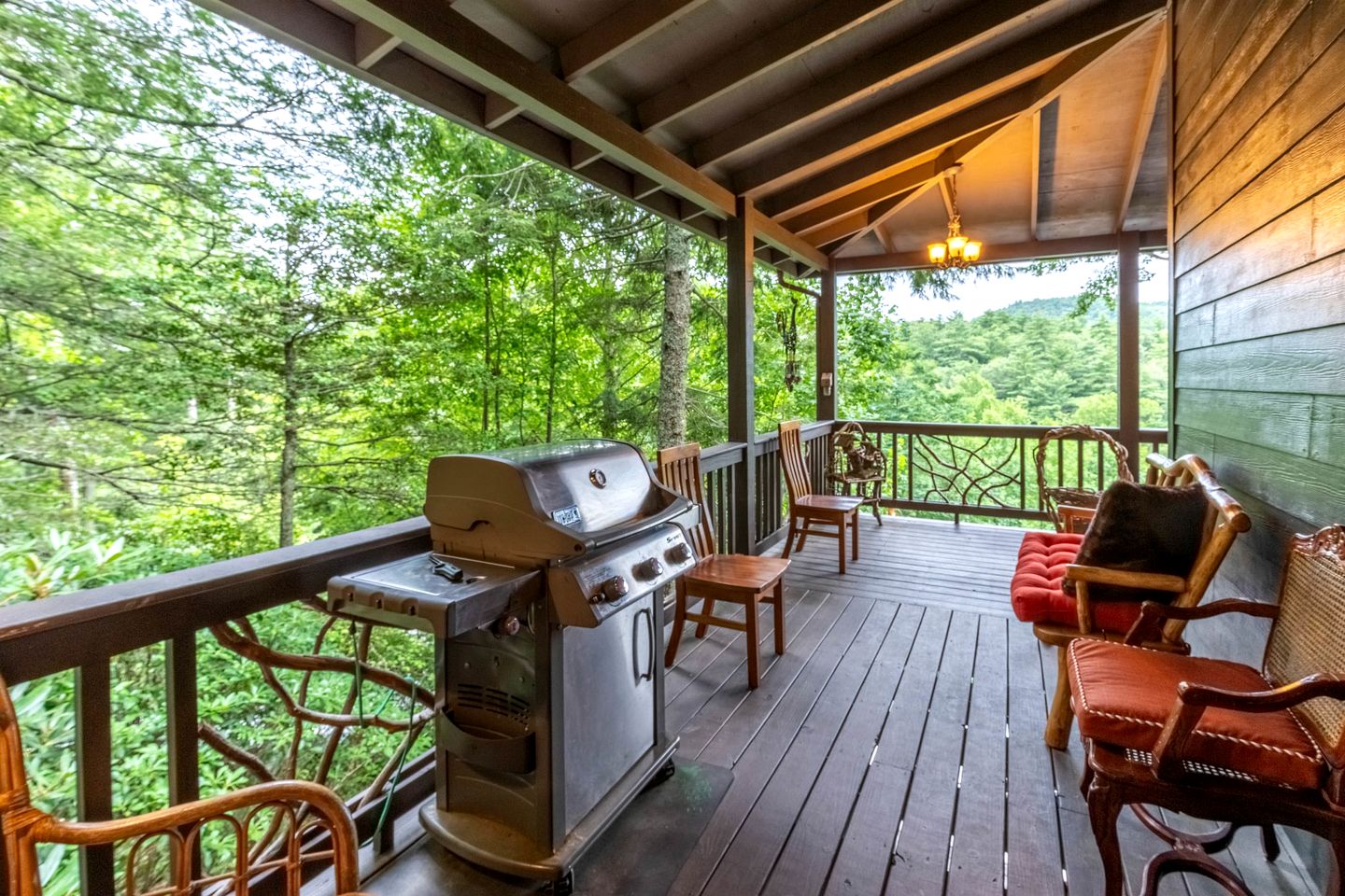 Scenic Mountain Cabin with Hot Tub, Game Room & Firepit near Silver Run Falls – Cashiers, NC