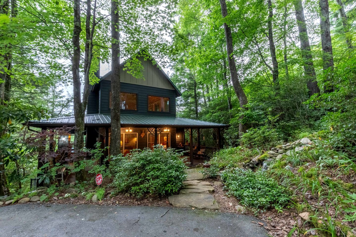 Scenic Mountain Cabin with Hot Tub, Game Room & Firepit near Silver Run Falls – Cashiers, NC